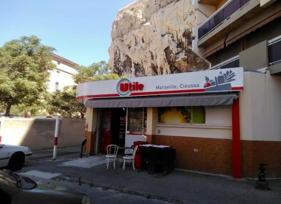Superbe Logement Au Vallon Des Auffes Marseille Exterior photo